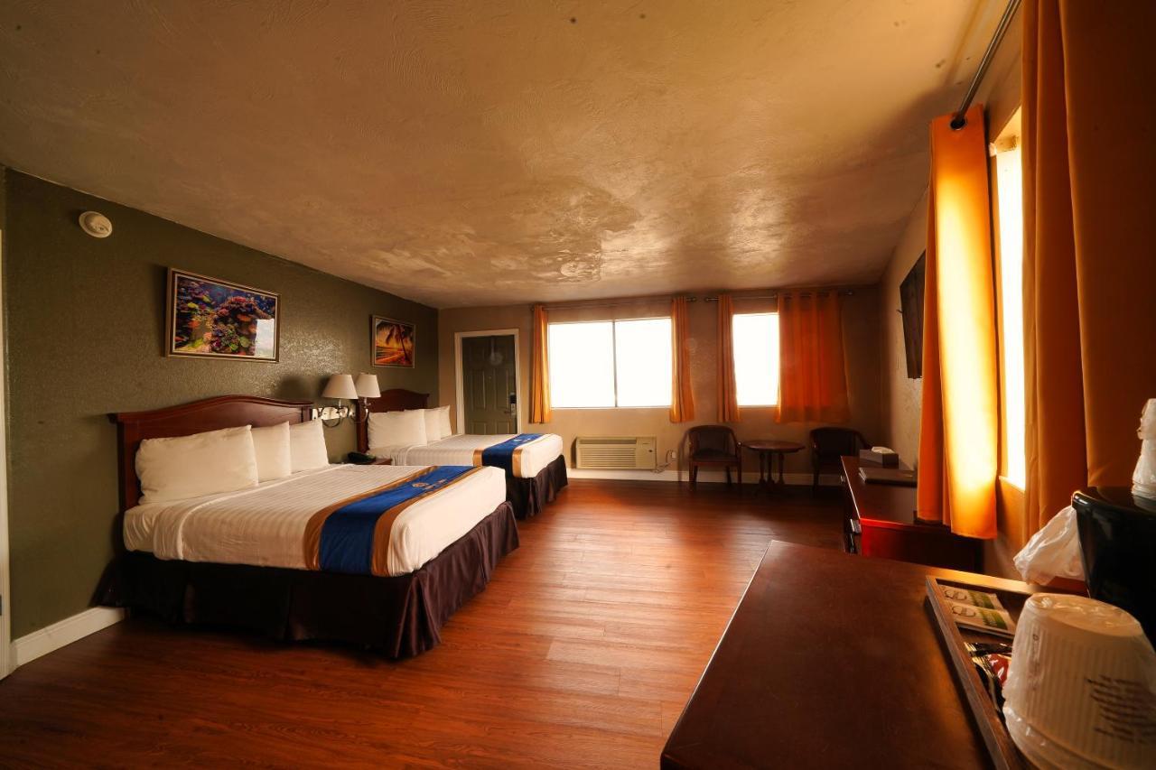 Sandals Inn Daytona Beach Exterior photo